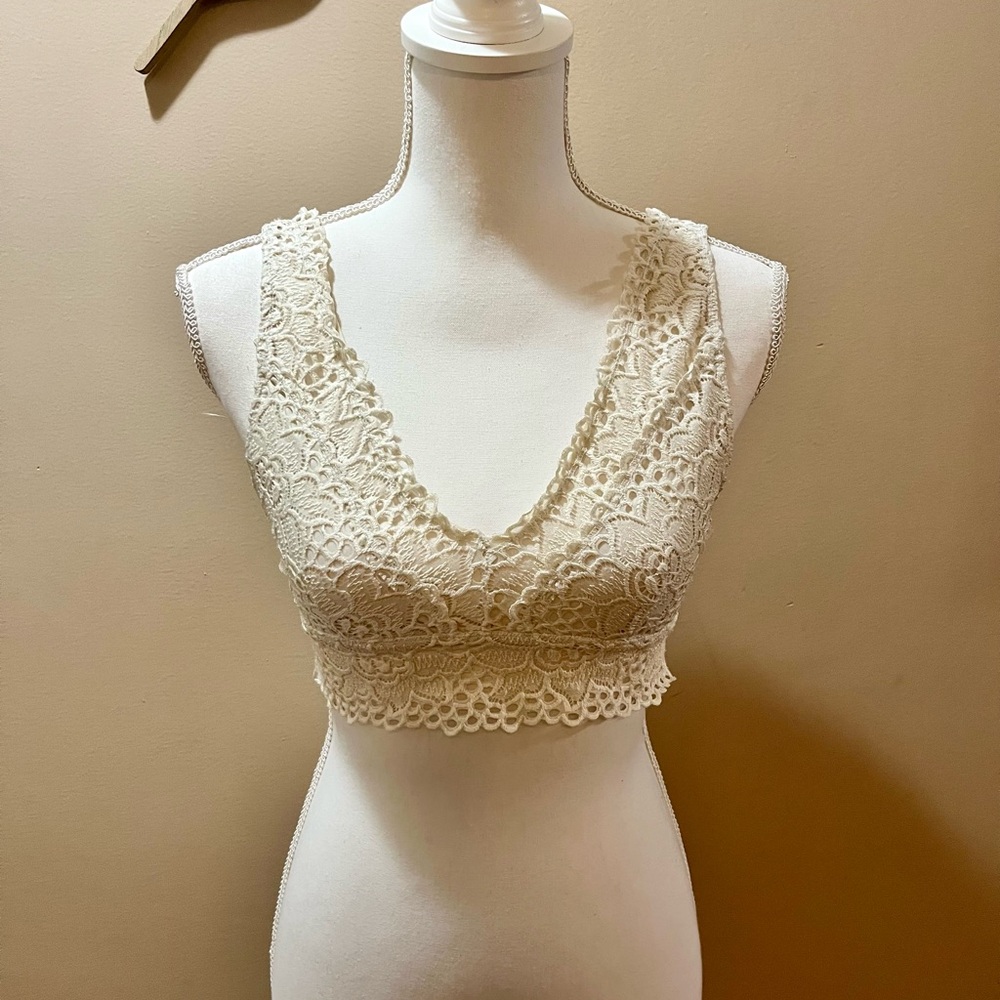 Altar’d State Cream Lace Bralette Size Medium
